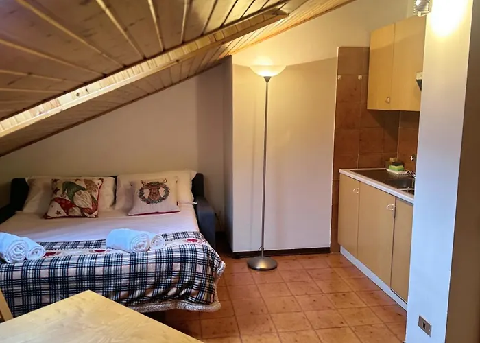 Baradello & Flat By Ca-sa Check Apartment